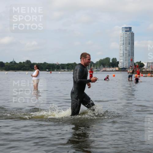 21.06.2026 - Viking Triathlon Michael Strokosch http://msf.ph/oto/9821878 21.06.2026 10:25:38 Schwimmen 4, 8, 10 meine-sportfotos.de