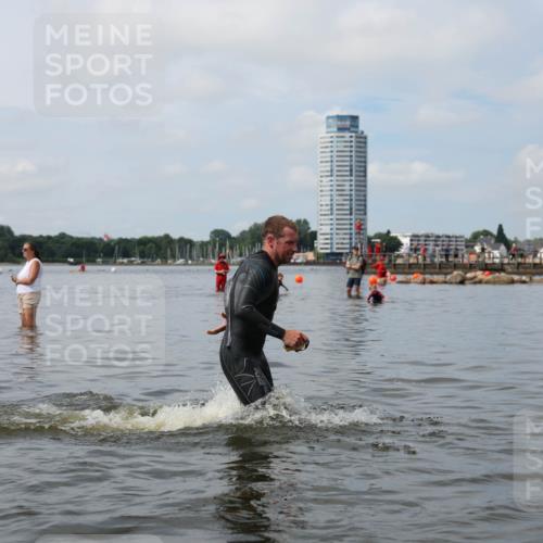 21.06.2026 - Viking Triathlon Michael Strokosch http://msf.ph/oto/9821879 21.06.2026 10:25:38 Schwimmen 4, 8, 10 meine-sportfotos.de