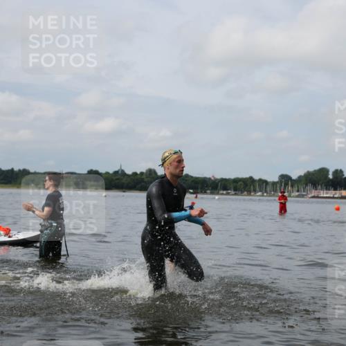 21.06.2026 - Viking Triathlon Michael Strokosch http://msf.ph/oto/9821894 21.06.2026 10:25:45 Schwimmen 4, 8, 10 meine-sportfotos.de
