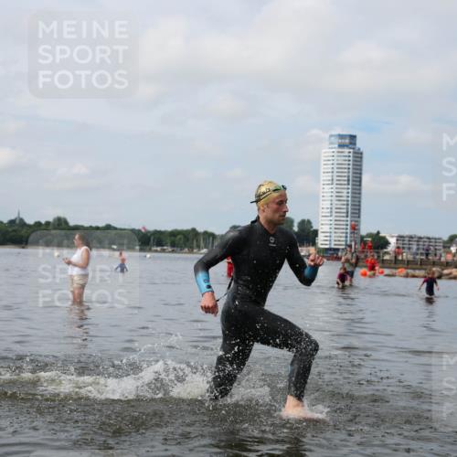 21.06.2026 - Viking Triathlon Michael Strokosch http://msf.ph/oto/9821896 21.06.2026 10:25:45 Schwimmen 4, 8, 10 meine-sportfotos.de