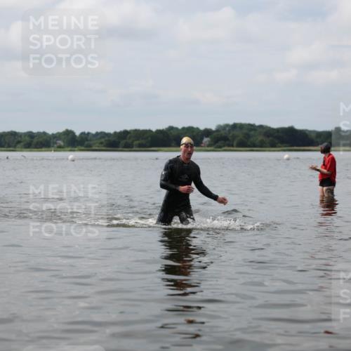 21.06.2026 - Viking Triathlon Michael Strokosch http://msf.ph/oto/9821922 21.06.2026 10:26:08 Schwimmen 2, 21, 548 meine-sportfotos.de