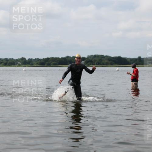 21.06.2026 - Viking Triathlon Michael Strokosch http://msf.ph/oto/9821923 21.06.2026 10:26:08 Schwimmen 2, 21, 548 meine-sportfotos.de