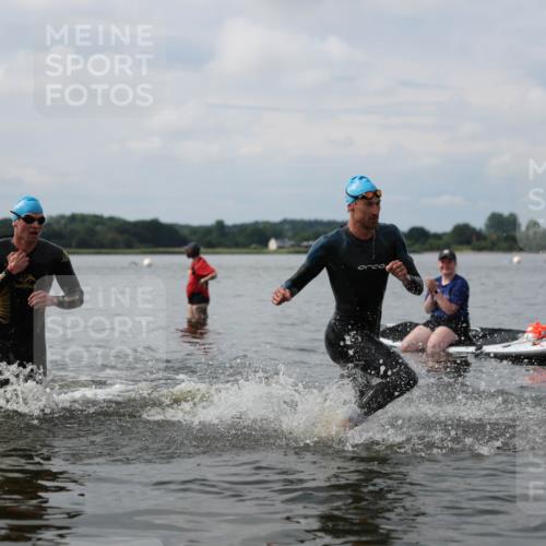 21.06.2026 - Viking Triathlon Michael Strokosch http://msf.ph/oto/9821951 21.06.2026 10:26:25 Schwimmen 21, 474, 548 meine-sportfotos.de