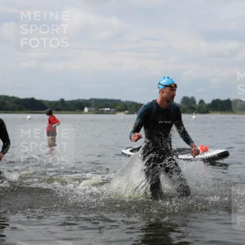 21.06.2026 - Viking Triathlon Michael Strokosch http://msf.ph/oto/9821952 21.06.2026 10:26:25 Schwimmen 21, 474, 548 meine-sportfotos.de