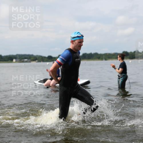 21.06.2026 - Viking Triathlon Michael Strokosch http://msf.ph/oto/9821965 21.06.2026 10:26:29 Schwimmen 21, 334, 474, 548 meine-sportfotos.de