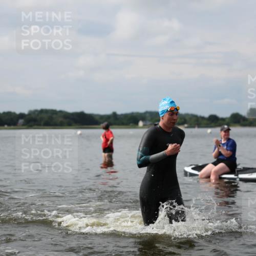 21.06.2026 - Viking Triathlon Michael Strokosch http://msf.ph/oto/9821985 21.06.2026 10:26:47 Schwimmen 7, 25, 176, 334, 426, 453, 547, 575 meine-sportfotos.de