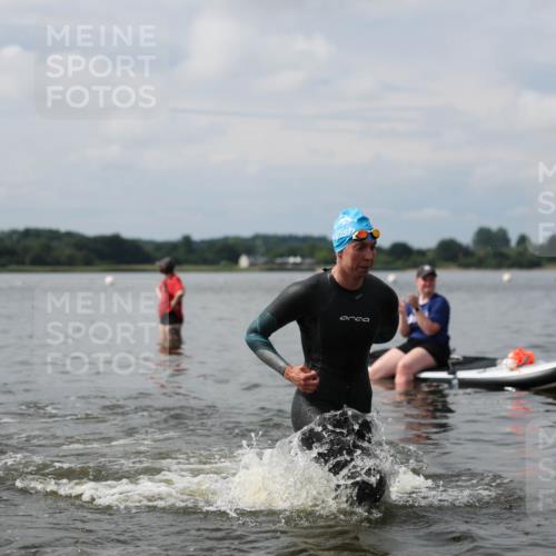 21.06.2026 - Viking Triathlon Michael Strokosch http://msf.ph/oto/9821986 21.06.2026 10:26:48 Schwimmen 7, 25, 176, 334, 426, 453, 547, 575 meine-sportfotos.de