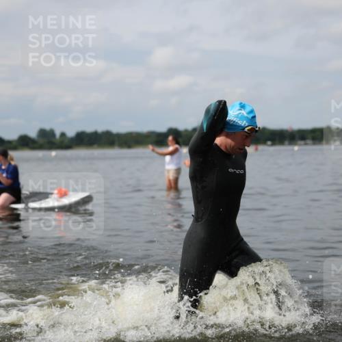 21.06.2026 - Viking Triathlon Michael Strokosch http://msf.ph/oto/9821991 21.06.2026 10:26:49 Schwimmen 7, 25, 176, 334, 426, 453, 547, 575 meine-sportfotos.de