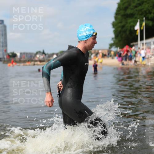 21.06.2026 - Viking Triathlon Michael Strokosch http://msf.ph/oto/9821996 21.06.2026 10:26:50 Schwimmen 7, 25, 176, 334, 426, 453, 547, 575 meine-sportfotos.de