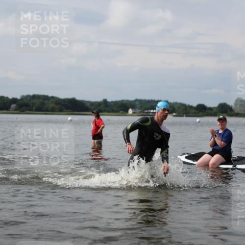 21.06.2026 - Viking Triathlon Michael Strokosch http://msf.ph/oto/9822002 21.06.2026 10:26:55 Schwimmen 7, 25, 176, 426, 453, 547, 575 meine-sportfotos.de