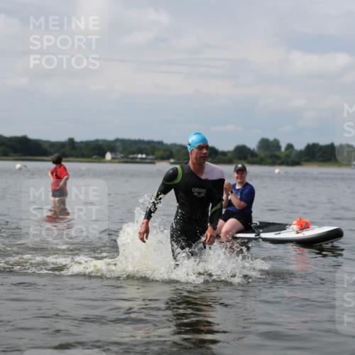 21.06.2026 - Viking Triathlon Michael Strokosch http://msf.ph/oto/9822004 21.06.2026 10:26:56 Schwimmen 7, 25, 176, 426, 453, 547, 575 meine-sportfotos.de