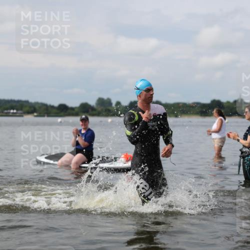 21.06.2026 - Viking Triathlon Michael Strokosch http://msf.ph/oto/9822007 21.06.2026 10:26:56 Schwimmen 7, 25, 176, 426, 453, 547, 575 meine-sportfotos.de
