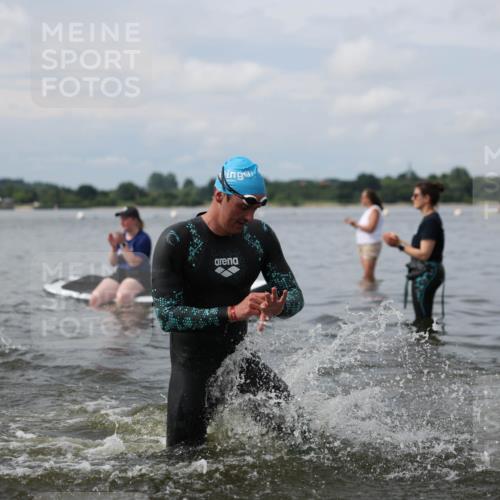 21.06.2026 - Viking Triathlon Michael Strokosch http://msf.ph/oto/9822016 21.06.2026 10:26:59 Schwimmen 7, 25, 176, 426, 547, 575 meine-sportfotos.de