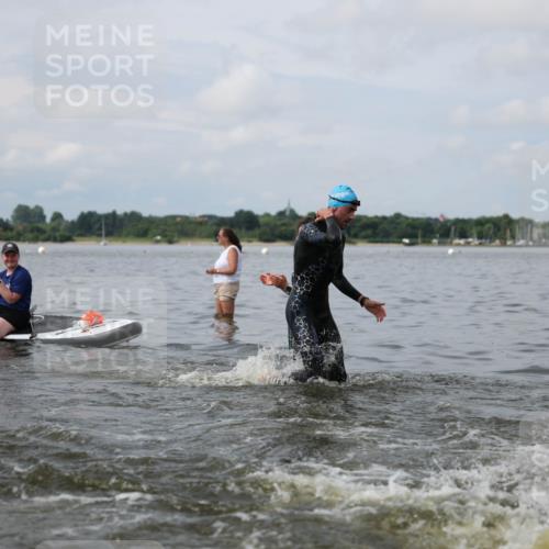 21.06.2026 - Viking Triathlon Michael Strokosch http://msf.ph/oto/9822098 21.06.2026 10:28:08 Schwimmen 19, 29, 119, 280, 342, 371, 565 meine-sportfotos.de