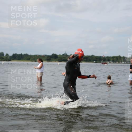 21.06.2026 - Viking Triathlon Michael Strokosch http://msf.ph/oto/9822523 21.06.2026 10:32:54 Schwimmen 114, 126, 269, 383, 644 meine-sportfotos.de