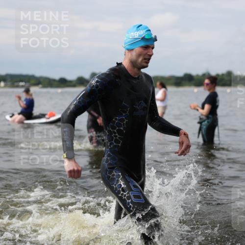 21.06.2026 - Viking Triathlon Michael Strokosch http://msf.ph/oto/9822564 21.06.2026 10:33:15 Schwimmen 109, 238, 446, 579, 625 meine-sportfotos.de