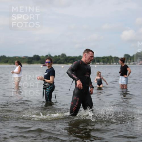 21.06.2026 - Viking Triathlon Michael Strokosch http://msf.ph/oto/9822571 21.06.2026 10:33:17 Schwimmen 109, 238, 446, 579, 625 meine-sportfotos.de