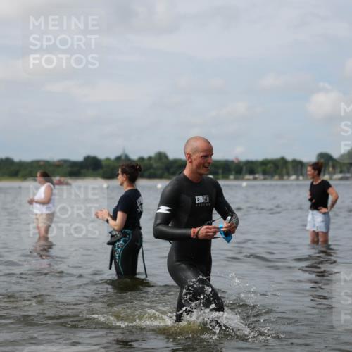 21.06.2026 - Viking Triathlon Michael Strokosch http://msf.ph/oto/9822583 21.06.2026 10:33:28 Schwimmen 62, 180, 392, 446, 537 meine-sportfotos.de