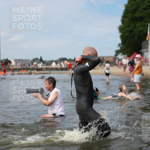 21.06.2026 - Viking Triathlon Michael Strokosch http://msf.ph/oto/9822593 21.06.2026 10:33:31 Schwimmen 62, 180, 392, 446, 537 meine-sportfotos.de