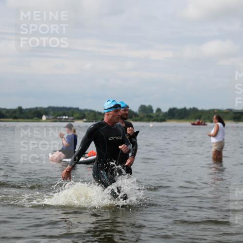 21.06.2026 - Viking Triathlon Michael Strokosch http://msf.ph/oto/9822596 21.06.2026 10:33:36 Schwimmen 28, 62, 180, 249, 392, 410, 446, 524, 537 meine-sportfotos.de