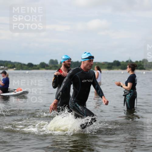 21.06.2026 - Viking Triathlon Michael Strokosch http://msf.ph/oto/9822600 21.06.2026 10:33:37 Schwimmen 28, 62, 180, 249, 265, 392, 410, 446, 524, 537 meine-sportfotos.de