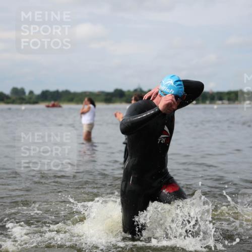 21.06.2026 - Viking Triathlon Michael Strokosch http://msf.ph/oto/9822610 21.06.2026 10:33:40 Schwimmen 28, 62, 180, 249, 265, 392, 410, 524, 537 meine-sportfotos.de