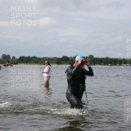 21.06.2026 - Viking Triathlon Michael Strokosch http://msf.ph/oto/9822622 21.06.2026 10:33:48 Schwimmen 28, 62, 102, 154, 180, 249, 265, 343, 410, 432, 524, 537, 660, 664 meine-sportfotos.de