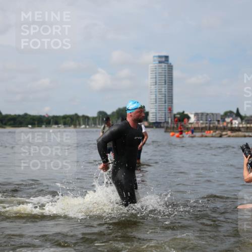 21.06.2026 - Viking Triathlon Michael Strokosch http://msf.ph/oto/9822638 21.06.2026 10:33:53 Schwimmen 28, 102, 154, 221, 249, 265, 343, 410, 432, 524, 660, 664 meine-sportfotos.de