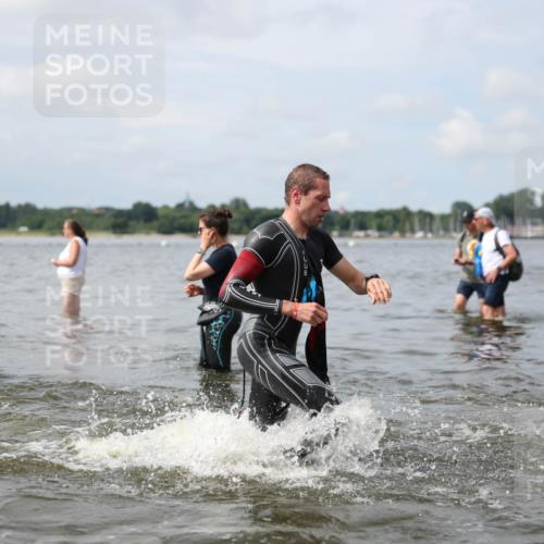 21.06.2026 - Viking Triathlon Michael Strokosch http://msf.ph/oto/9822641 21.06.2026 10:33:55 Schwimmen 28, 102, 154, 221, 249, 265, 343, 410, 432, 462, 524, 660, 664 meine-sportfotos.de