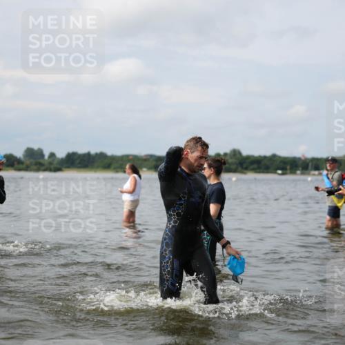 21.06.2026 - Viking Triathlon Michael Strokosch http://msf.ph/oto/9822674 21.06.2026 10:34:08 Schwimmen 30, 47, 90, 102, 154, 170, 221, 432, 462, 576, 627, 660, 664 meine-sportfotos.de