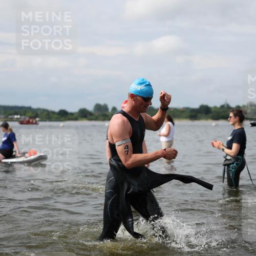 21.06.2026 - Viking Triathlon Michael Strokosch http://msf.ph/oto/9822685 21.06.2026 10:34:12 Schwimmen 30, 47, 90, 170, 221, 432, 462, 576, 627, 664 meine-sportfotos.de