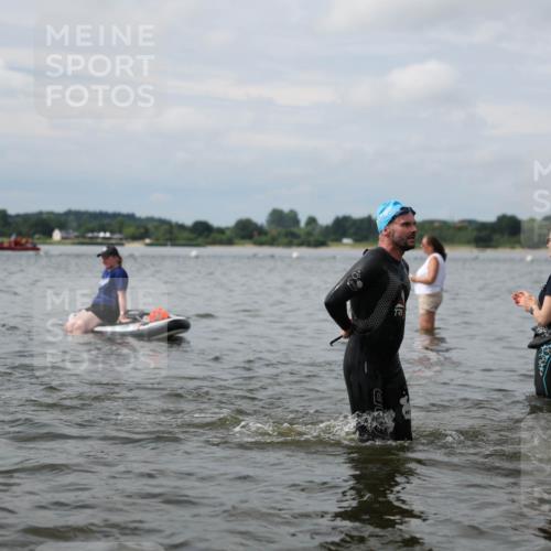 21.06.2026 - Viking Triathlon Michael Strokosch http://msf.ph/oto/9822715 21.06.2026 10:34:35 Schwimmen 51, 82, 118, 161, 255, 386, 391, 440, 536, 653 meine-sportfotos.de