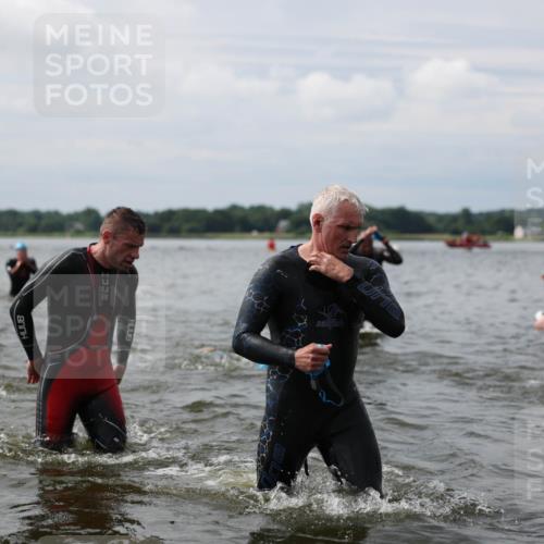 21.06.2026 - Viking Triathlon Michael Strokosch http://msf.ph/oto/9822724 21.06.2026 10:34:38 Schwimmen 26, 51, 82, 118, 161, 199, 255, 386, 391, 440, 536, 653 meine-sportfotos.de