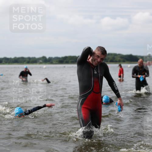 21.06.2026 - Viking Triathlon Michael Strokosch http://msf.ph/oto/9822728 21.06.2026 10:34:39 Schwimmen 26, 51, 82, 118, 161, 199, 255, 386, 391, 440, 536, 653 meine-sportfotos.de