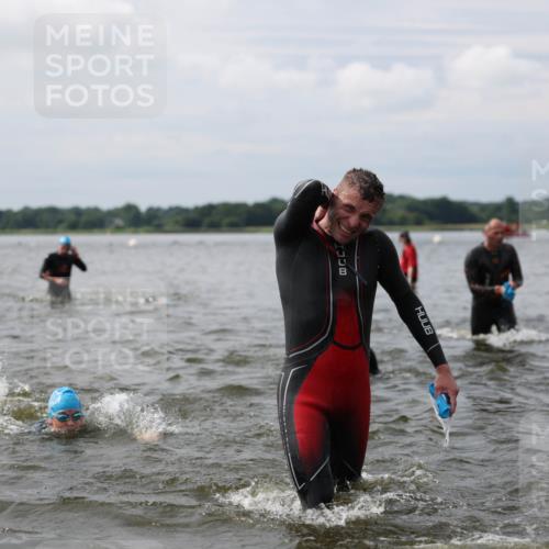 21.06.2026 - Viking Triathlon Michael Strokosch http://msf.ph/oto/9822729 21.06.2026 10:34:39 Schwimmen 26, 51, 82, 118, 161, 199, 255, 386, 391, 440, 536, 653 meine-sportfotos.de
