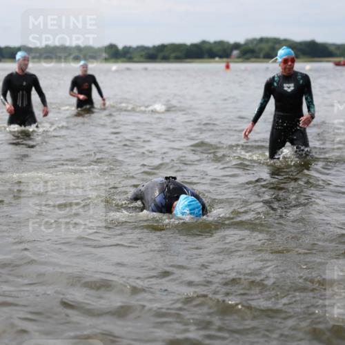 21.06.2026 - Viking Triathlon Michael Strokosch http://msf.ph/oto/9822733 21.06.2026 10:34:41 Schwimmen 26, 51, 82, 118, 161, 199, 255, 386, 391, 440, 536, 653 meine-sportfotos.de