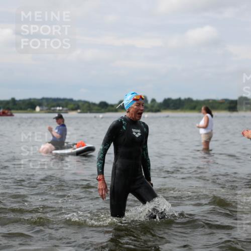 21.06.2026 - Viking Triathlon Michael Strokosch http://msf.ph/oto/9822746 21.06.2026 10:34:45 Schwimmen 26, 51, 82, 118, 161, 199, 255, 267, 386, 391, 440, 536 meine-sportfotos.de