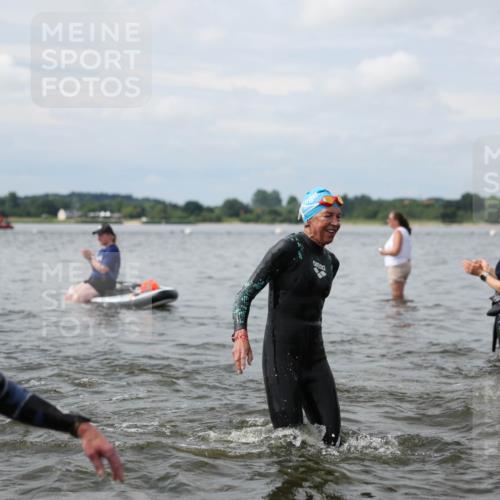 21.06.2026 - Viking Triathlon Michael Strokosch http://msf.ph/oto/9822747 21.06.2026 10:34:45 Schwimmen 26, 51, 82, 118, 161, 199, 255, 267, 386, 391, 440, 536 meine-sportfotos.de