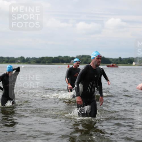 21.06.2026 - Viking Triathlon Michael Strokosch http://msf.ph/oto/9822748 21.06.2026 10:34:47 Schwimmen 26, 51, 82, 118, 161, 199, 255, 267, 386, 440, 536 meine-sportfotos.de