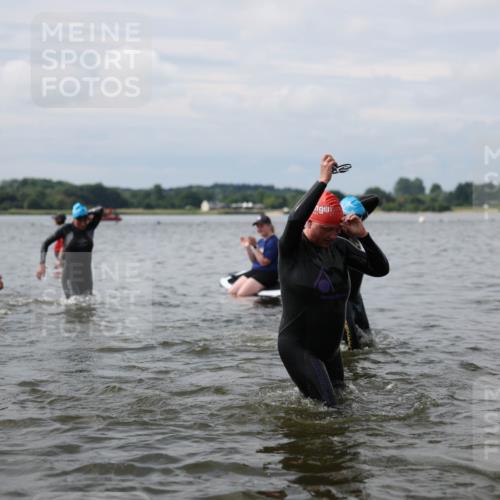 21.06.2026 - Viking Triathlon Michael Strokosch http://msf.ph/oto/9822777 21.06.2026 10:35:01 Schwimmen 18, 26, 73, 100, 199, 267, 372, 568, 621, 623 meine-sportfotos.de