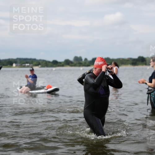 21.06.2026 - Viking Triathlon Michael Strokosch http://msf.ph/oto/9822780 21.06.2026 10:35:02 Schwimmen 18, 26, 73, 100, 199, 267, 372, 568, 621, 623 meine-sportfotos.de