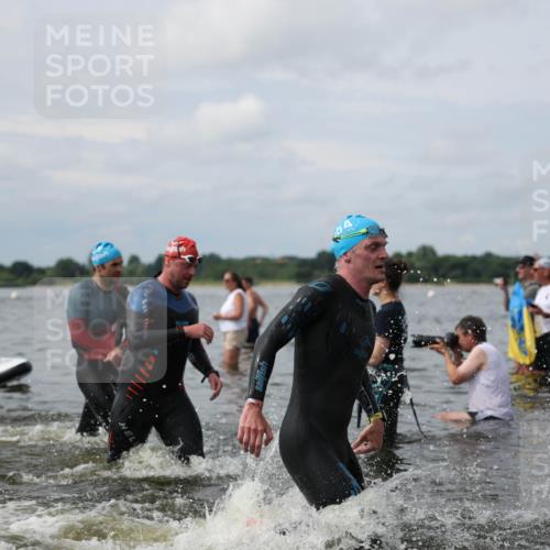 21.06.2026 - Viking Triathlon Michael Strokosch http://msf.ph/oto/9822802 21.06.2026 10:35:15 Schwimmen 18, 49, 73, 100, 136, 194, 242, 311, 332, 372, 380, 430, 490, 501, 551, 568, 623 meine-sportfotos.de