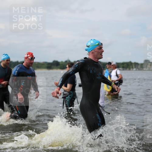 21.06.2026 - Viking Triathlon Michael Strokosch http://msf.ph/oto/9822803 21.06.2026 10:35:15 Schwimmen 18, 49, 73, 100, 136, 194, 242, 311, 332, 372, 380, 430, 490, 501, 551, 568, 623 meine-sportfotos.de