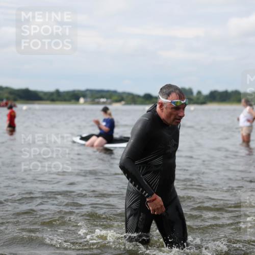 21.06.2026 - Viking Triathlon Michael Strokosch http://msf.ph/oto/9822835 21.06.2026 10:35:27 Schwimmen 49, 136, 194, 226, 242, 311, 332, 380, 430, 490, 501, 551 meine-sportfotos.de