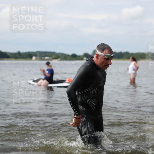 21.06.2026 - Viking Triathlon Michael Strokosch http://msf.ph/oto/9822836 21.06.2026 10:35:27 Schwimmen 49, 136, 194, 226, 242, 311, 332, 380, 430, 490, 501, 551 meine-sportfotos.de