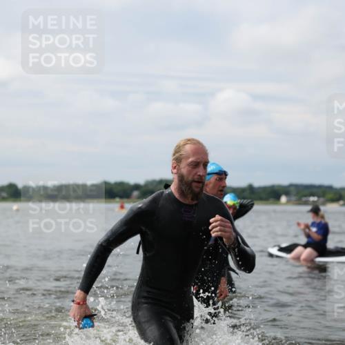 21.06.2026 - Viking Triathlon Michael Strokosch http://msf.ph/oto/9822838 21.06.2026 10:35:29 Schwimmen 49, 136, 194, 226, 242, 311, 332, 380, 430, 490, 501, 551 meine-sportfotos.de