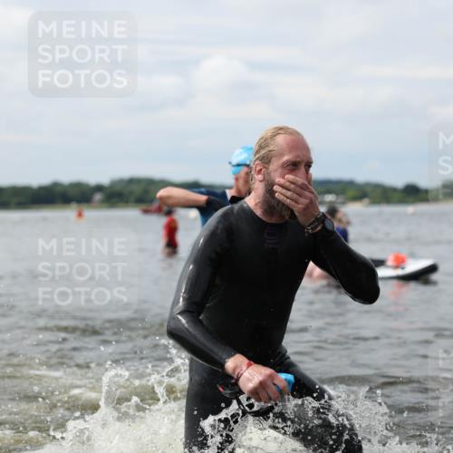 21.06.2026 - Viking Triathlon Michael Strokosch http://msf.ph/oto/9822840 21.06.2026 10:35:29 Schwimmen 49, 136, 194, 226, 242, 311, 332, 380, 430, 490, 501, 551 meine-sportfotos.de