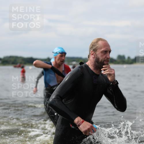 21.06.2026 - Viking Triathlon Michael Strokosch http://msf.ph/oto/9822841 21.06.2026 10:35:30 Schwimmen 49, 136, 194, 226, 242, 311, 332, 380, 430, 501, 551 meine-sportfotos.de