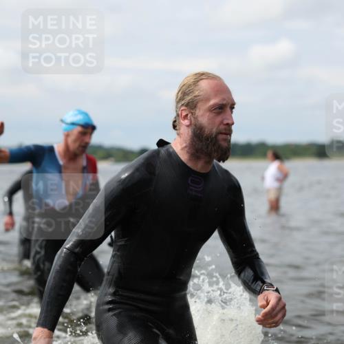 21.06.2026 - Viking Triathlon Michael Strokosch http://msf.ph/oto/9822842 21.06.2026 10:35:30 Schwimmen 49, 136, 194, 226, 242, 311, 332, 380, 430, 501, 551 meine-sportfotos.de