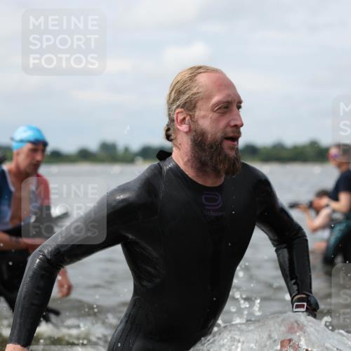 21.06.2026 - Viking Triathlon Michael Strokosch http://msf.ph/oto/9822843 21.06.2026 10:35:30 Schwimmen 49, 136, 194, 226, 242, 311, 332, 380, 430, 501, 551 meine-sportfotos.de